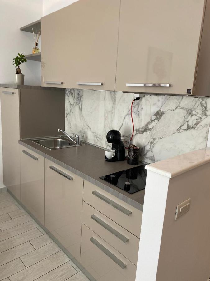 De Silva Studio Adia 4 Mamaia Bagian luar foto